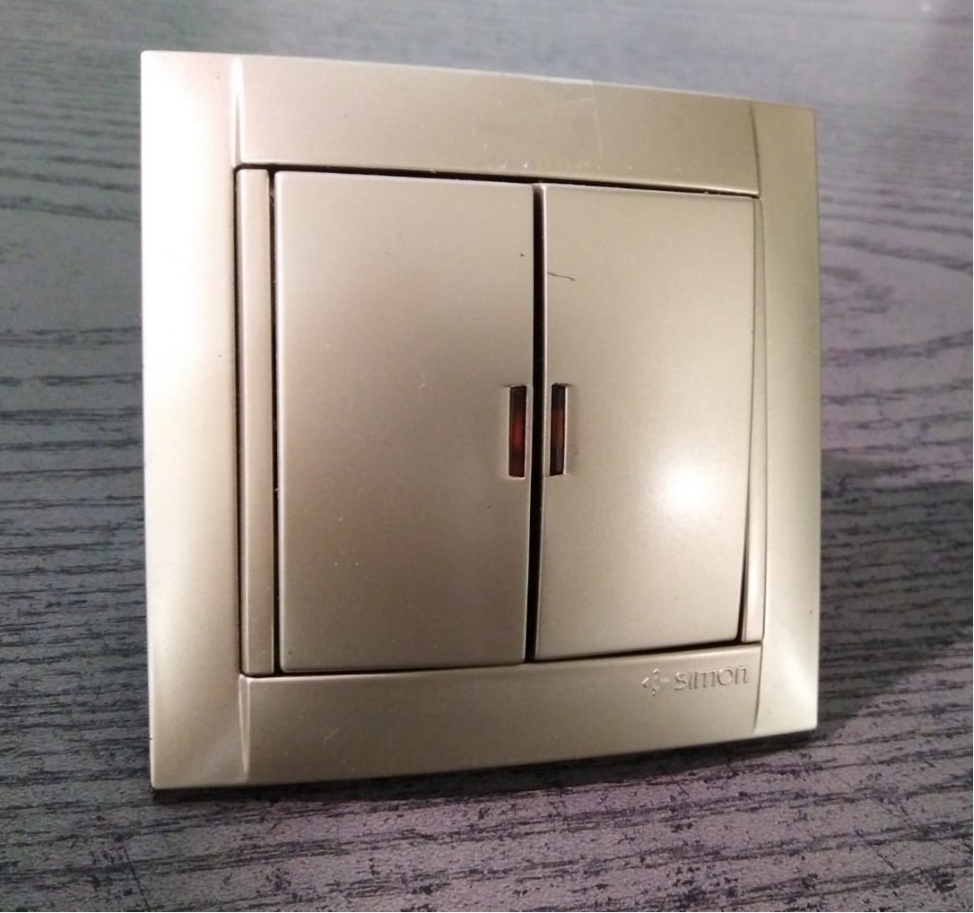 Simon Simon 34 Шампань Выключатель 2-клавишный с подсветкой IP20 250V Шампань металлик 10A 34392-34