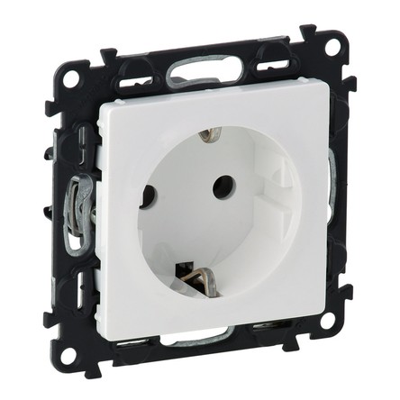 753420. Legrand. Valena Life. Розетка 2К+З с заземлением, со шторками, безвинтовой зажим, встраиваем