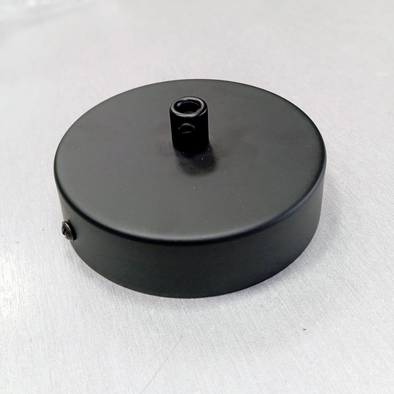 SPR-BASE-02-B.Maytoni Technical.Универсальное потолочное крепление. D100mm,  металл. Черный