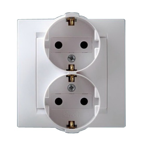 Simon Simon15 Белый Розетка сдвоенная, 2К+З с заземлением IP20 250V Белый 16A 1590459-030