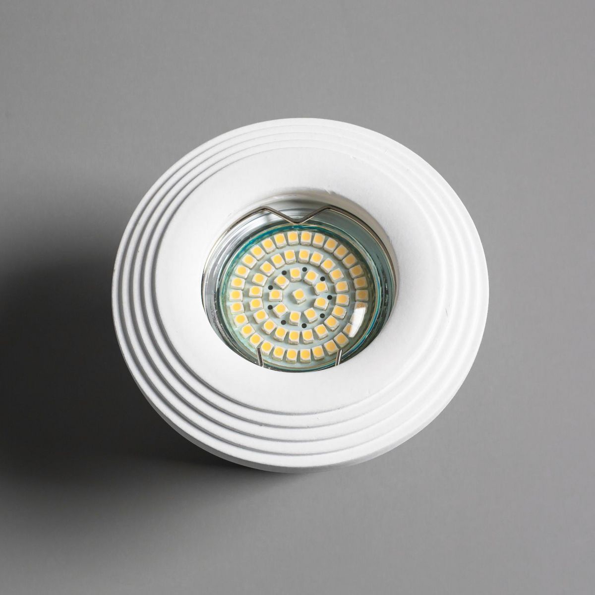 SV 7151. SvDecor. Гипсовый встраиваемый светильник MR16. GU5.3/GU10 . Белый