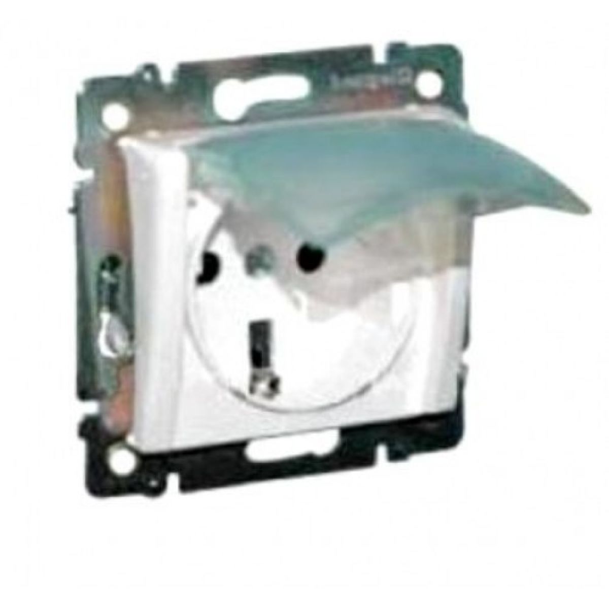 774220. Legrand. Valena (Белый). Розетка 2К+З влагозащищенная, со шторками, с защитной крышкой, встр