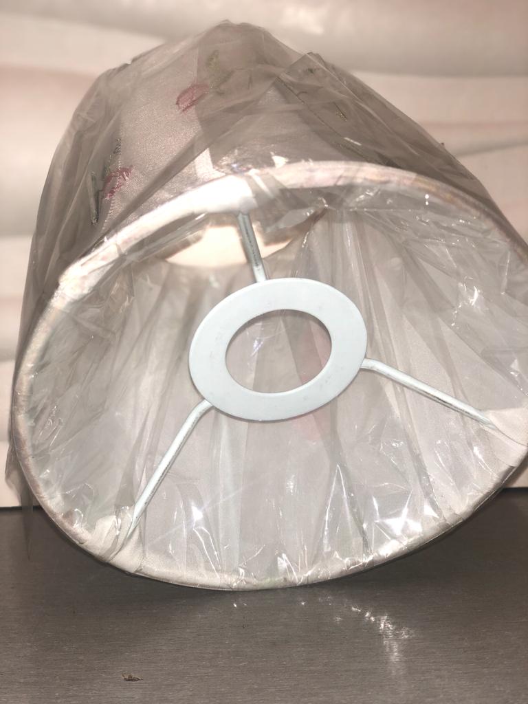 NT6009-gs.Комплектующие.Абажур тканевый для люстры на патрон E14, Шелк с вышивкой. Белый